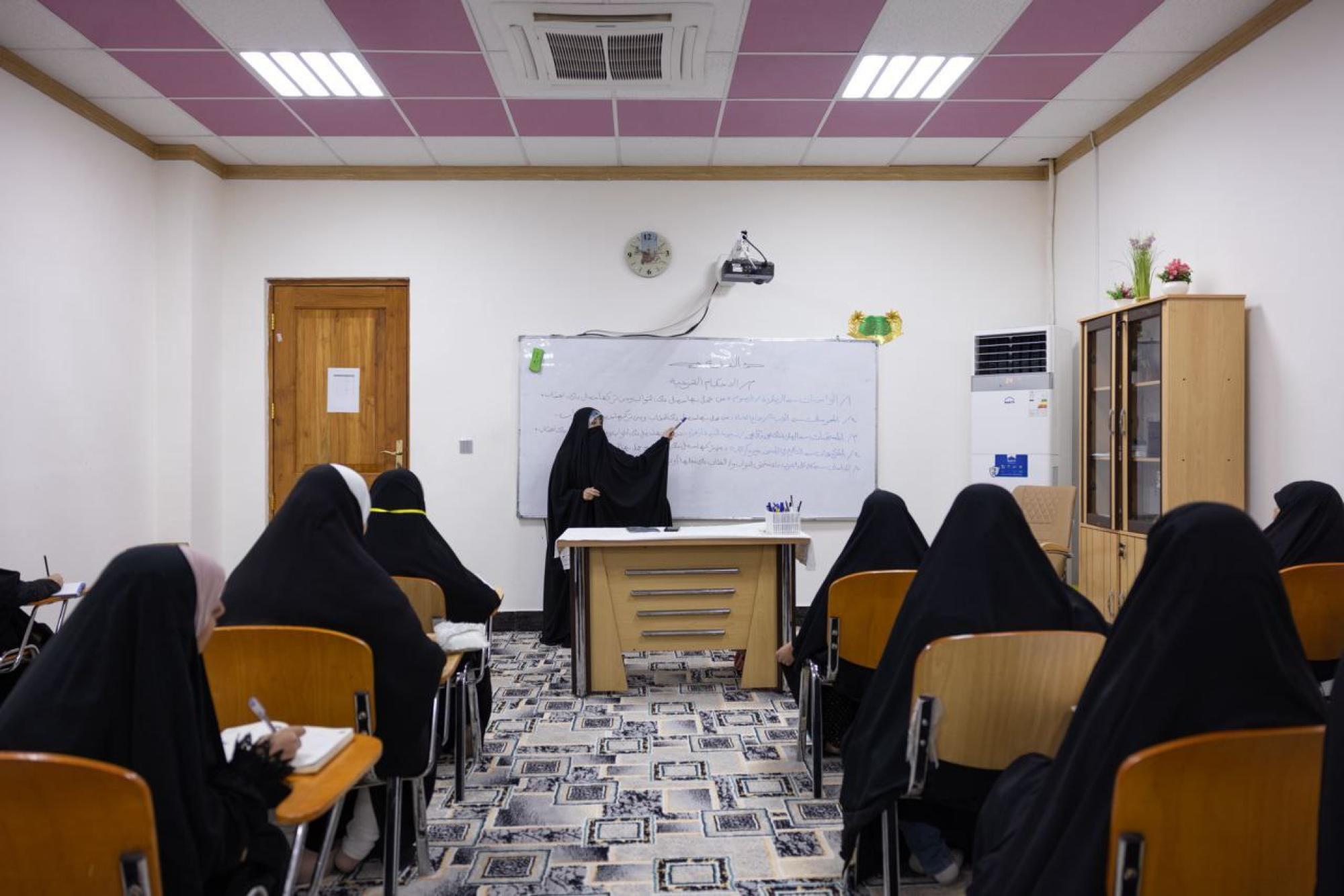 Fatima bint Asad Division for Quranic Studies holds summer course in Karbala