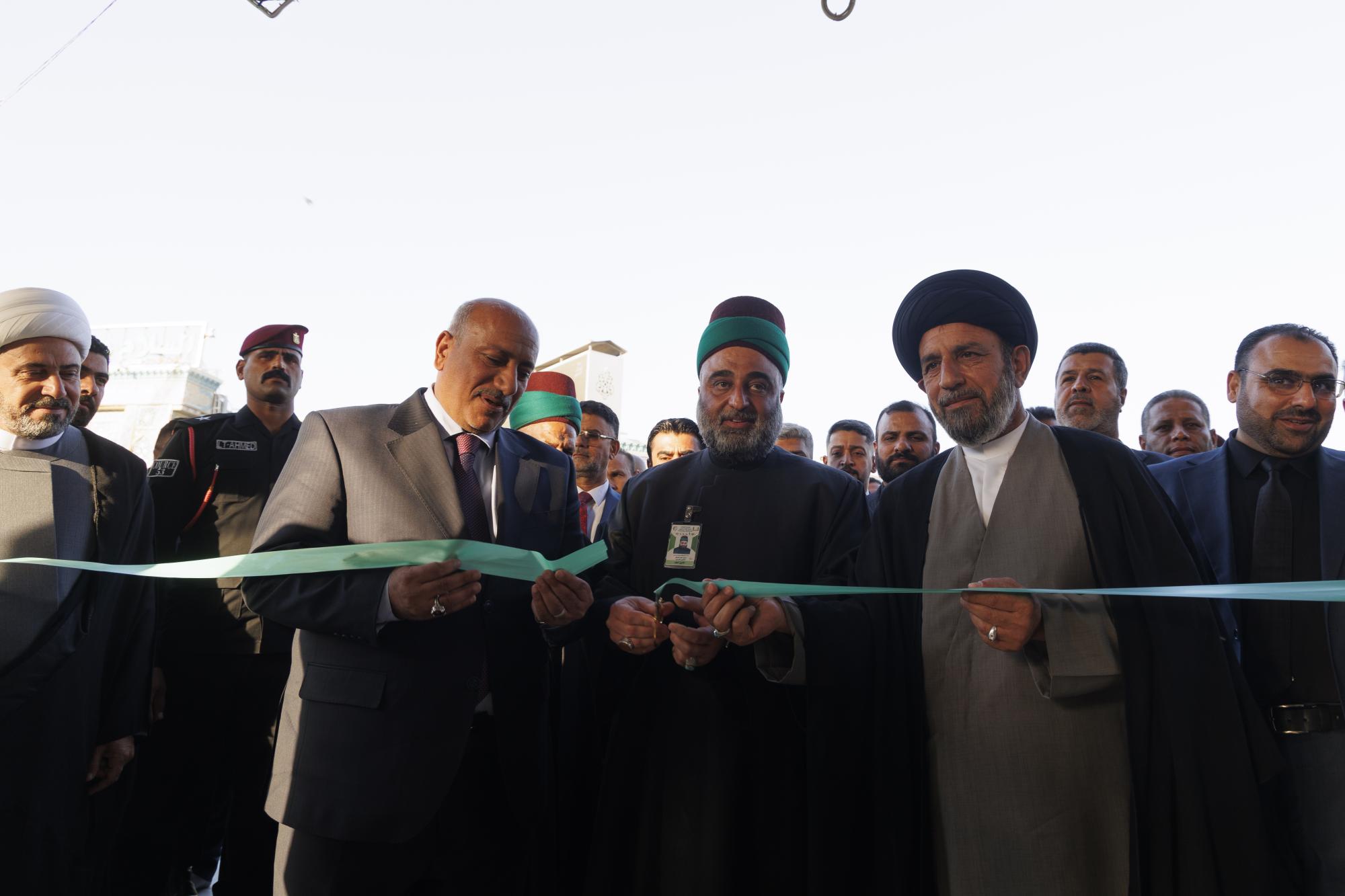 Al-Abbas Shrine opens an art exhibition within activities of eighth Holy Defense fatwa festival (+Photos)