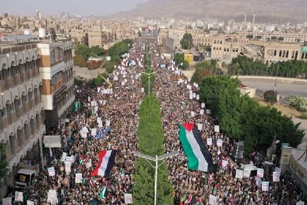 "لستم وحدكم.. صامدون مع غزة".. تظاهرات حاشدة في صعدة وريمة ومأرب في اليمن