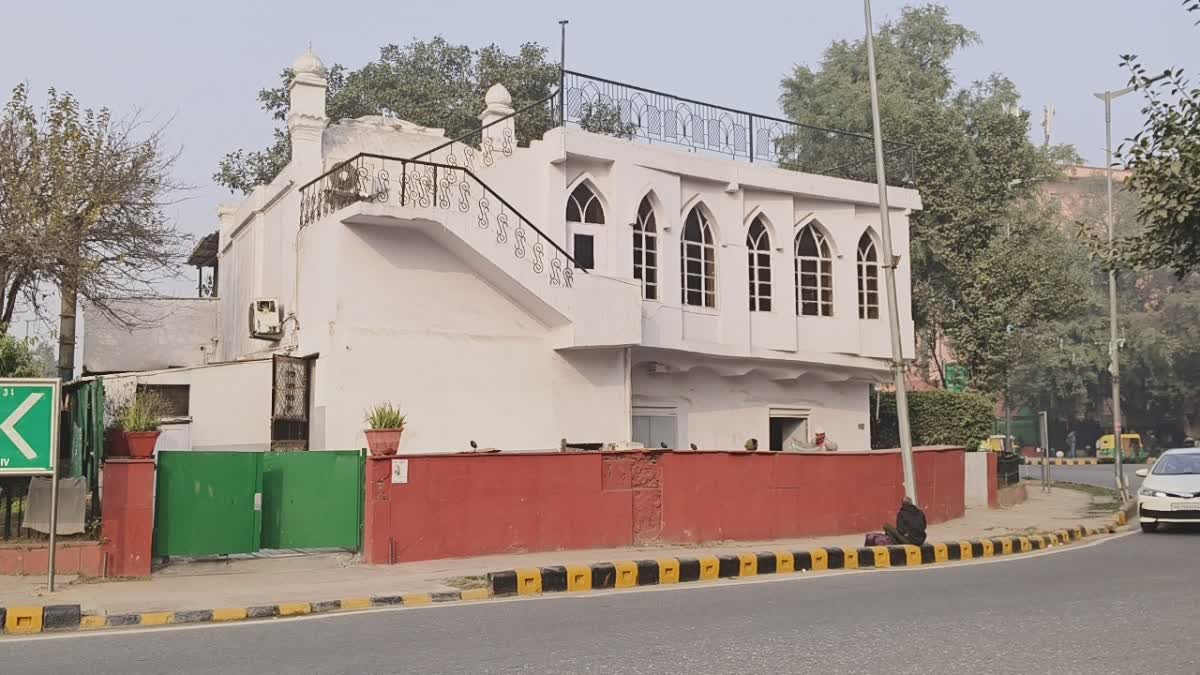 दिल्ली की 150 साल पुरानी मस्जिद पर चलेगा बुलडोजर