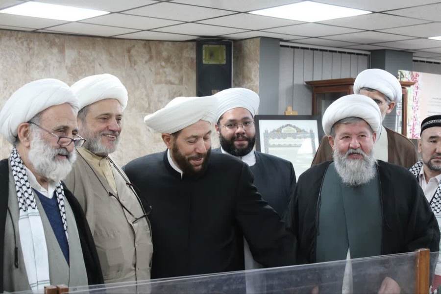 المؤتمر الإسلامي السادس لنصرة القضية الفلسطينية يزور متحف صحف العلماء المسلمين + صور