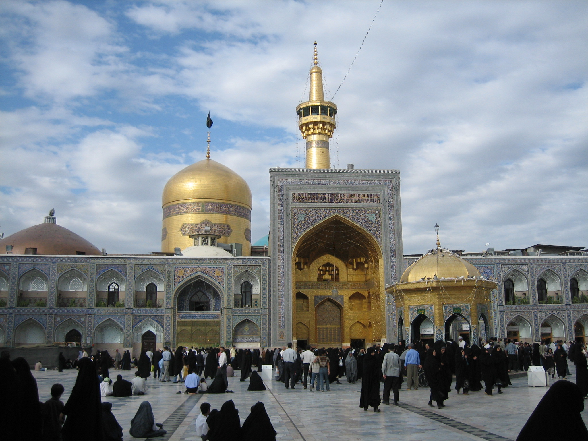 إحياء الذكرى الثامنة لوفاة آية الله الواعظ الطبسي (ره) في الحرم الرضوي الشريف