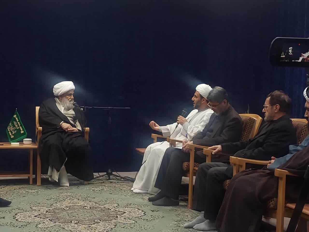 هدف جایزه‌ شهید صدر، ترغیب حوزه‌های علمیه برای نظریه‌پردازی در مقیاس جهانی است