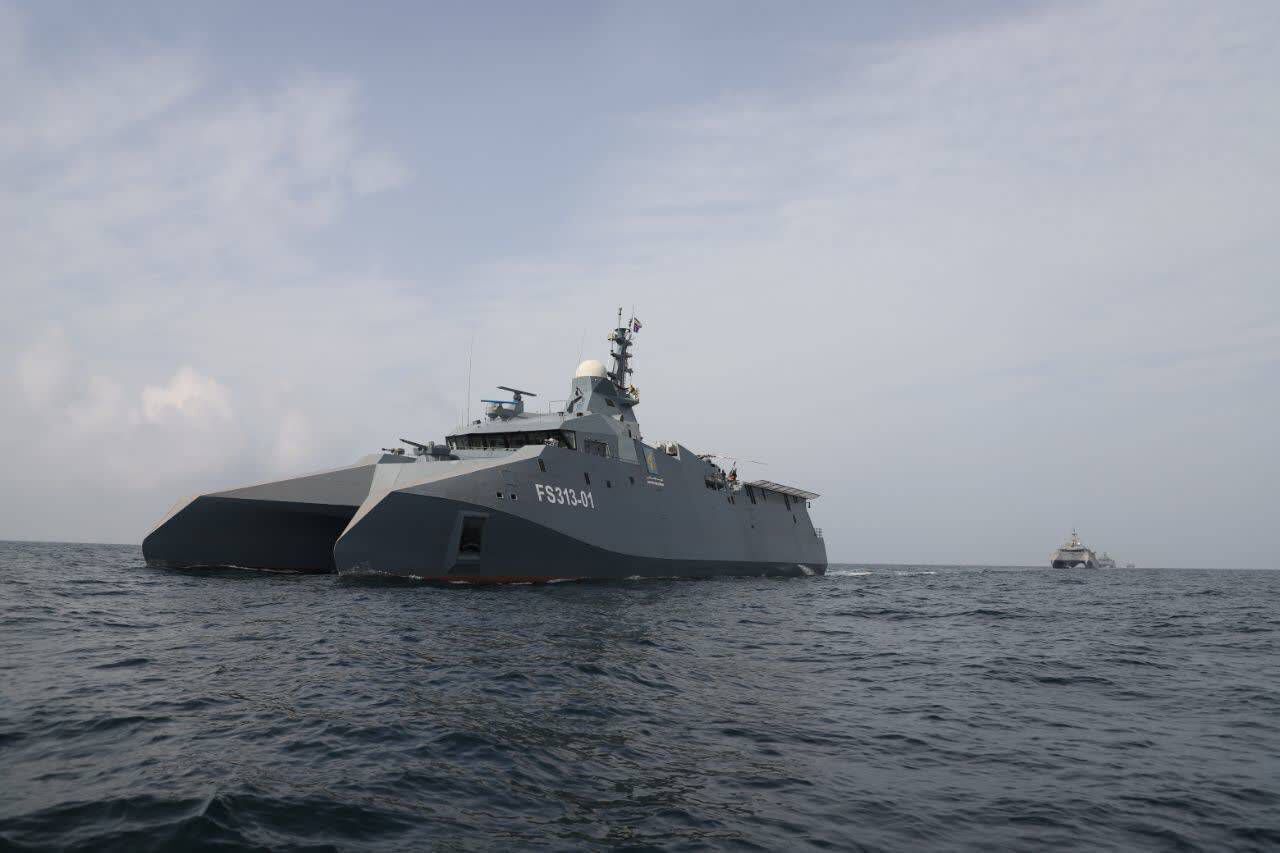 Novos navios de guerra do IRGC participam de exercício naval Irã-China-Rússia