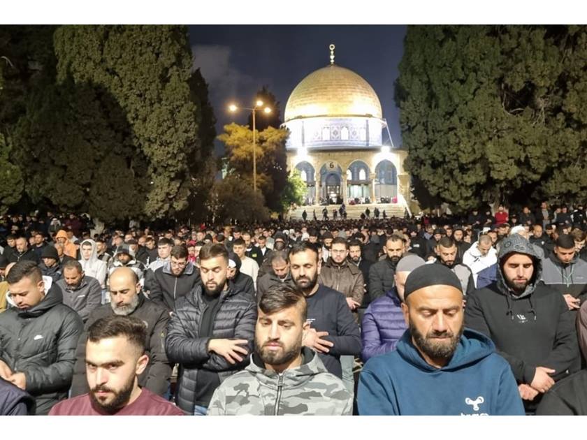 70 ألفا يؤدون صلاتي العشاء والتراويح في المسجد الأقصى