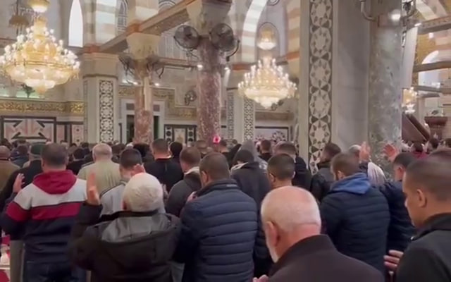 فیديو | الدعاء لغزة وأهلها من المسجد الأقصى المبارك في القدس عاصمة فلسطين  