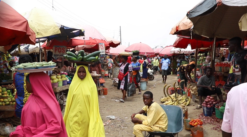 Video: Nigerians fast in hard economic times