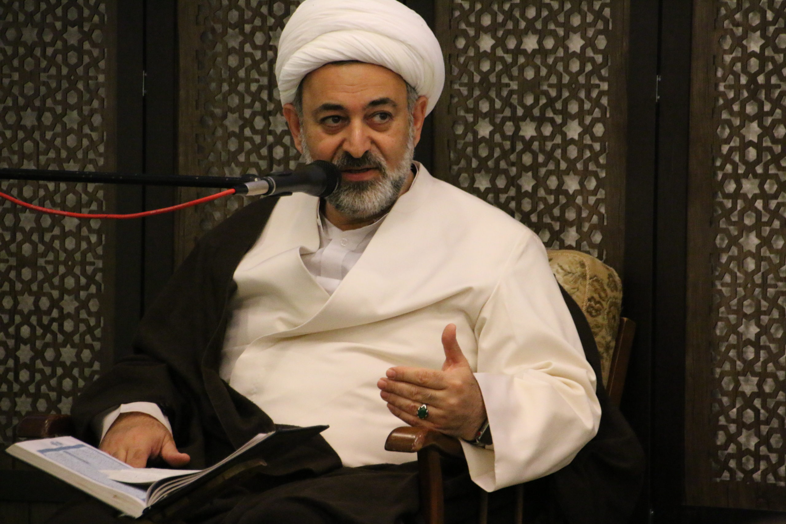 سحرگاه ماه رمضان، مورد توجه خاص خدا است | بزرگ‌ترين فلسفه‌ى روزه، ایجاد تأثیرات روحانى و معنوى در انسان است