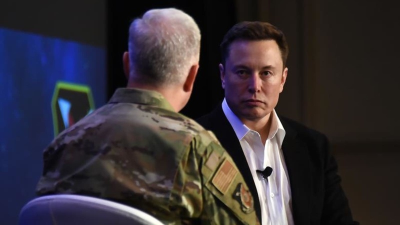 Elon Musk Bangun Jaringan Satelit Mata-Mata untuk Intelijen AS Elon Musk Bangun Jaringan Satelit Mata-Mata untuk Intelijen AS