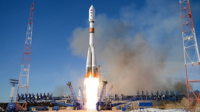 Der iranischer Forschungs- und Messsatellit „Pars1“ ins All geschossen