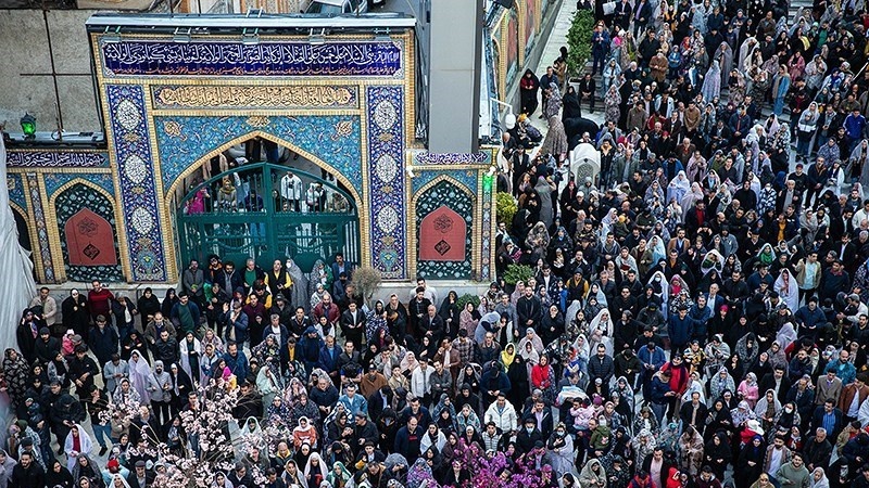 Detik-Detik Pergantian Tahun, Warga Tehran Gelar Doa Bersama