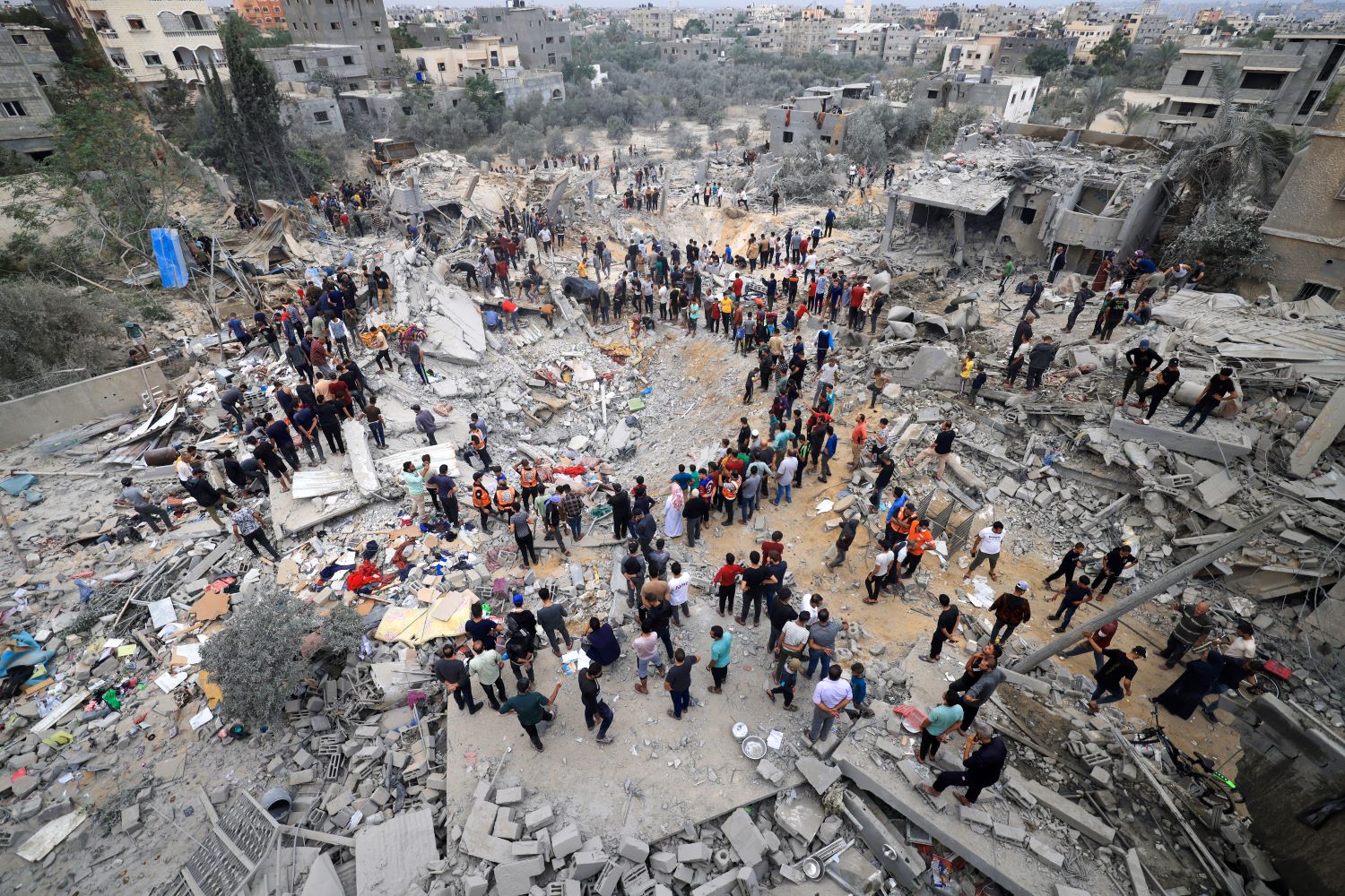 Israeli forces target Palestinian civilians waiting for aid, killing seven in Gaza Strip