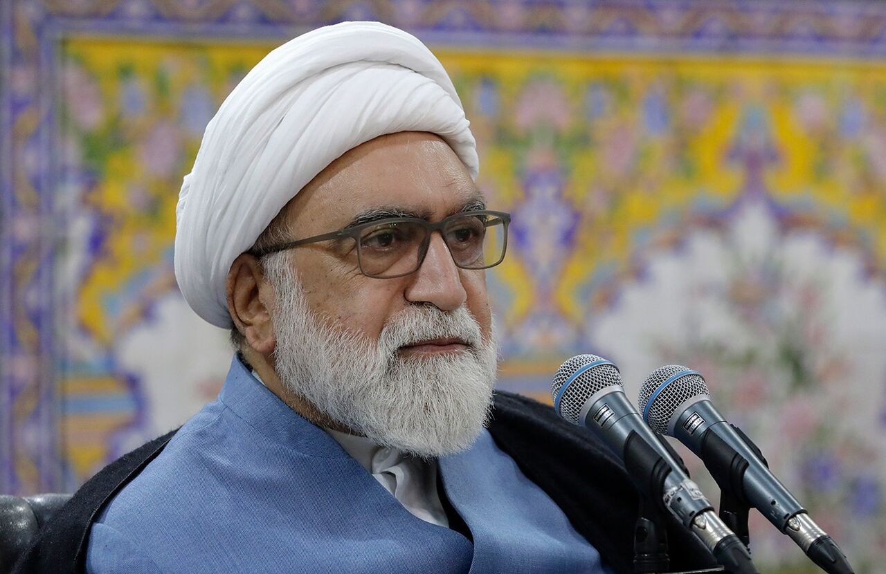 متولي العتبة الرضوية المقدسة: ينبغي إظهار الآفاق المشرقة للبلاد للشعب