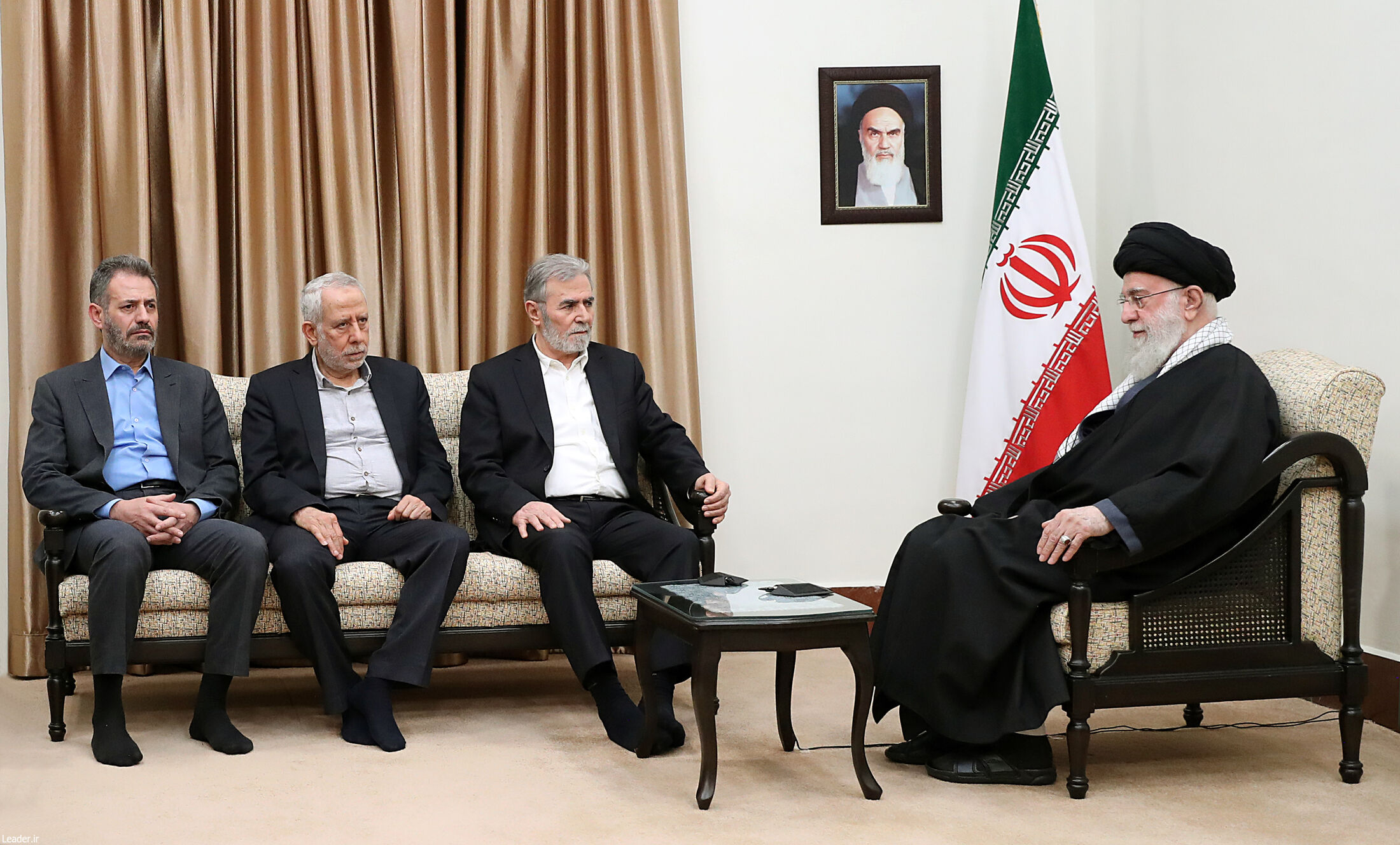 رهبر انقلاب: رژیم صهیونیستی قادر به شکست نیروهای مقاومت نیست