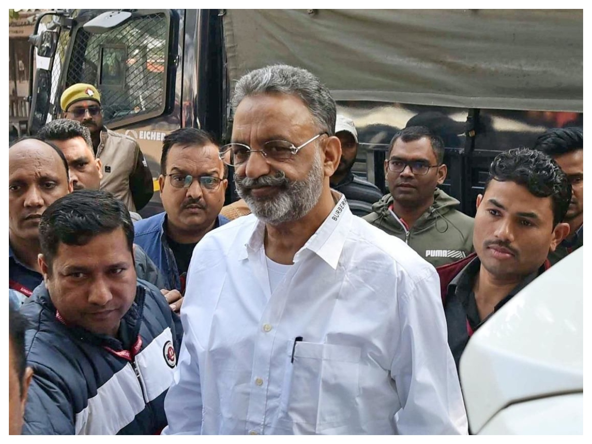 मुख़्तार अंसारी की मौत पर विवाद गहराया, परिवार के साथ विपक्ष ने भी लगाया साज़िश का आरोप