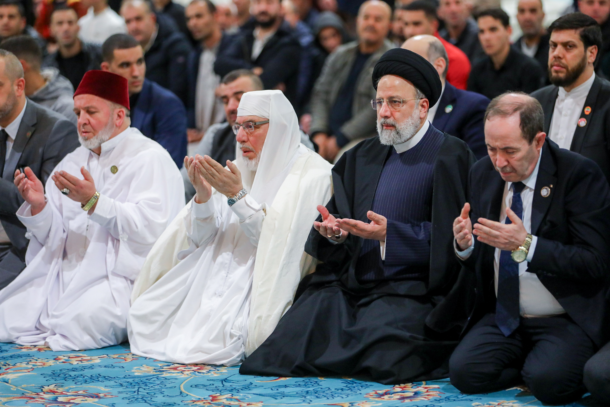Iran President: Raising awareness about Palestine should be at centre of mosques activity in Islamic lands