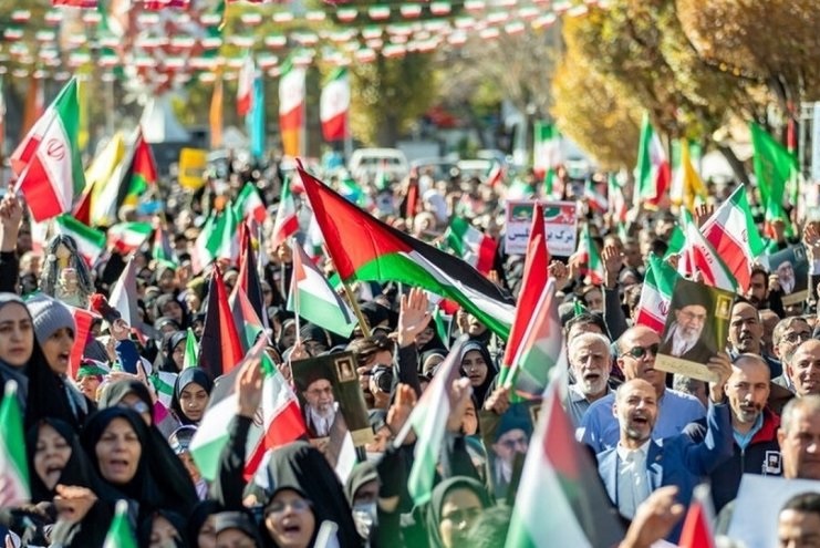 مسيرة حاشدة في مدينة مشهد الإيرانية إسناداً لغزة