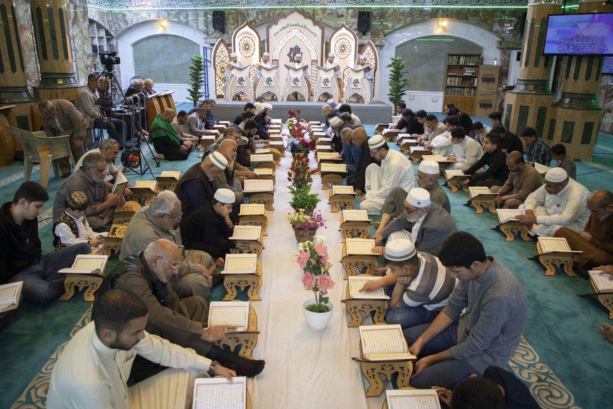 عقد الختمات القرآنية الرمضانية المرتلة برعاية العتبة العباسية في بغداد+(صور)