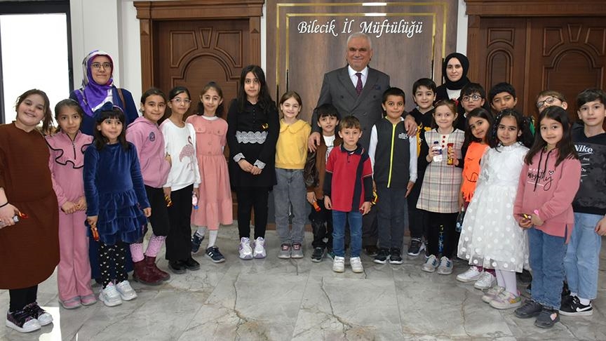 تركيا.. طلاب معهد تحفيظ قرآن يتبرعون بمصروفهم لفلسطين