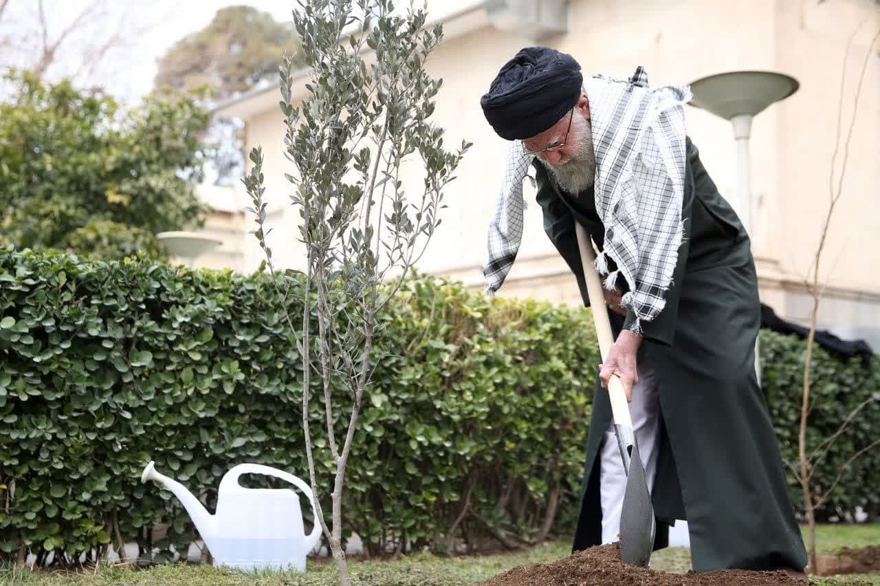 Imam Khamenei plants three saplings on Tree Plantation Day