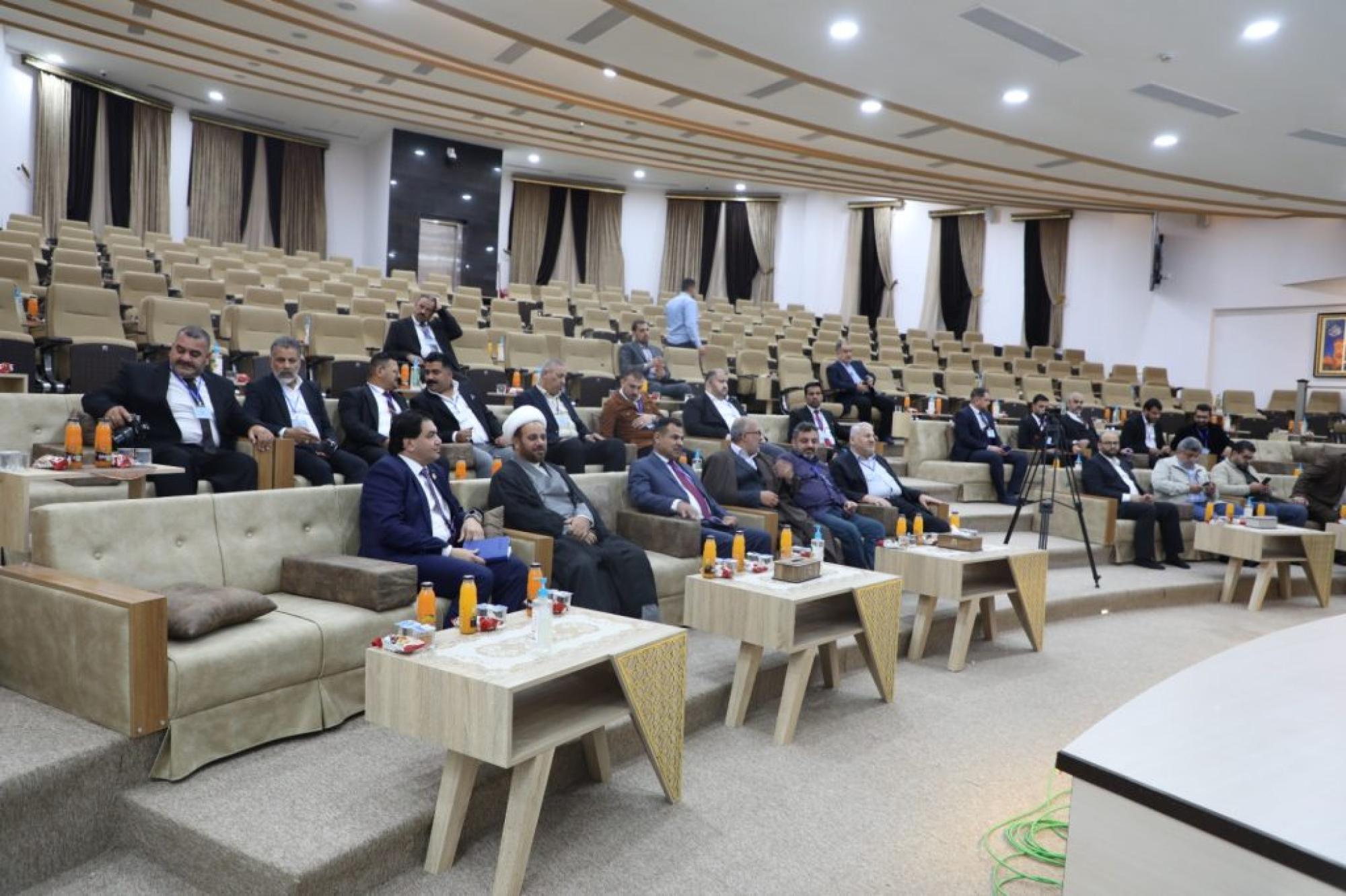 ندوة بعنوان الحوار وأثره في نبذ التطرّف في مرويات أهل البيت (ع) في النجف الأشرف+(صور)