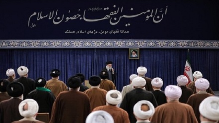 Leader: "La logica della Repubblica Islamica dell'Iran è opporsi al fronte dell'arroganza"