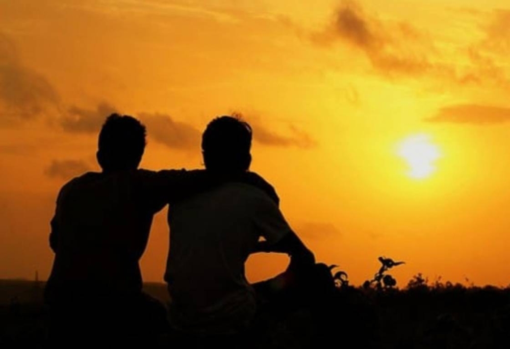 مواقف معرفة حسن مواساة الصديق