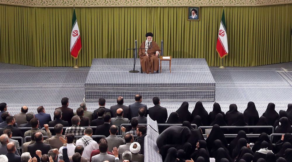 Imam Khamenei calls for mounting pressure on Israel as Gaza tops world's issues