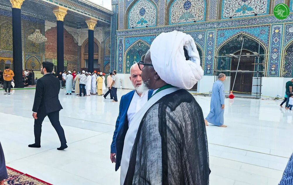 Photos: Sheikh Zakzaky visits Kadhimiya holy shrine in Iraq