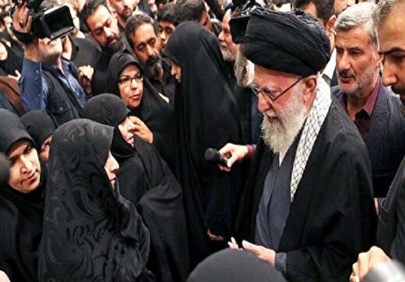 في اربعينية استشهاده.. قائد الثورة الاسلامية يستقبل اسرة الشهيد زاهدي