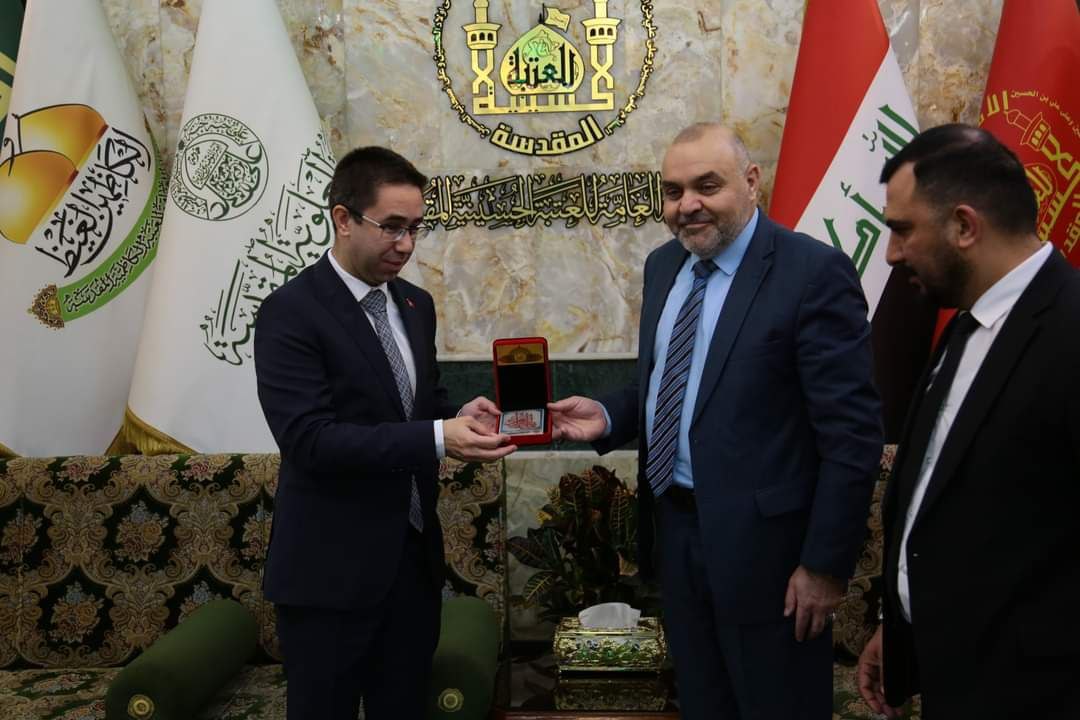 القنصل التركي بالعراق يبحث مع العتبة الحسينية التعاون يخص زوار تركيا+(صور)