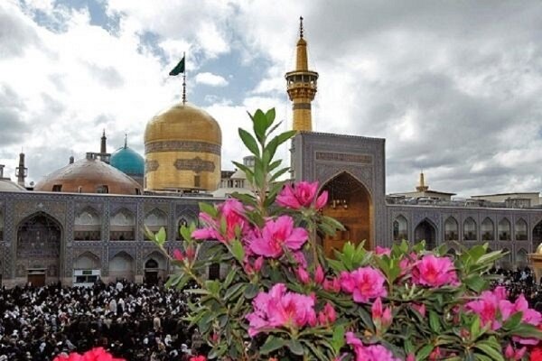 إنطلاق مشروع القراءة الجماعية لسورة الإنسان المباركة في أنحاء إيران بمناسبة ولادة الامام الرضا(ع)