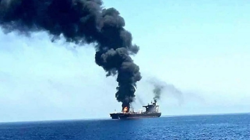 Yemeni missile strikes Greek-owned oil tanker in Red Sea