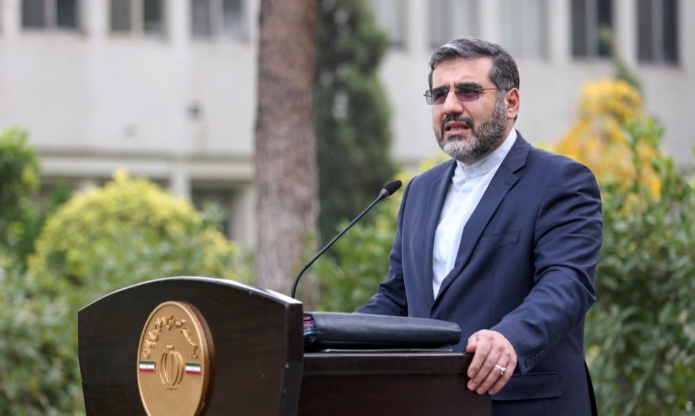 وزیر فرهنگ و ارشاد: خانواده یک موضوع فرادینی است/ اگر خانواده سالم می‌خواهیم باید حوزه مد و لباس سامان پیدا کند