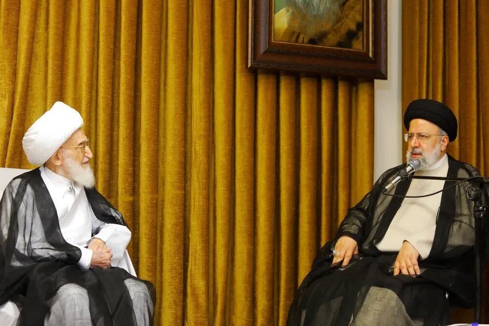 Grand Ayatollah Nouri Hamedani: Martyrdom reward of President's sincere service