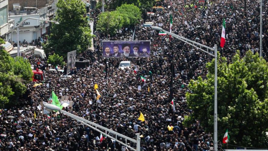 Milhões de pessoas participam da oração fúnebre do Mártir Raisi