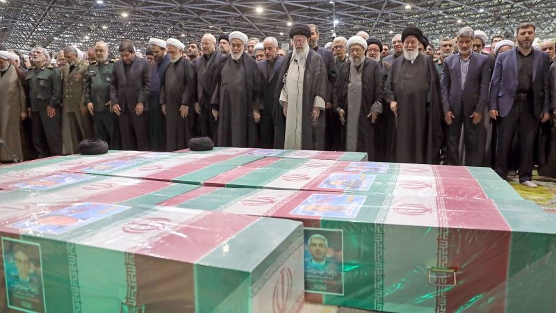 Rahbar Pimpin Salat Jenazah Presiden Raisi dan Rombongan