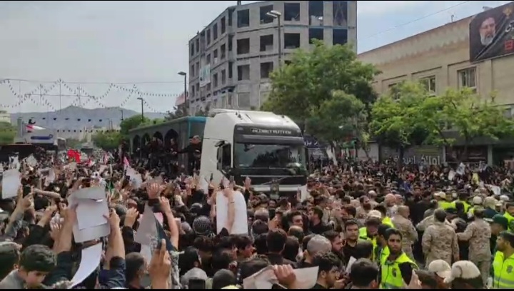 Yadda Hanyar Da Ke Kaiwa Zuwa Haramin Imam Ridha As Ta Cika Maƙil Da Mutane