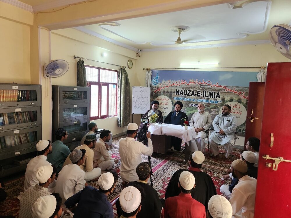 Memorial ceremony for Iran’s President held in Lucknow Seminary in India