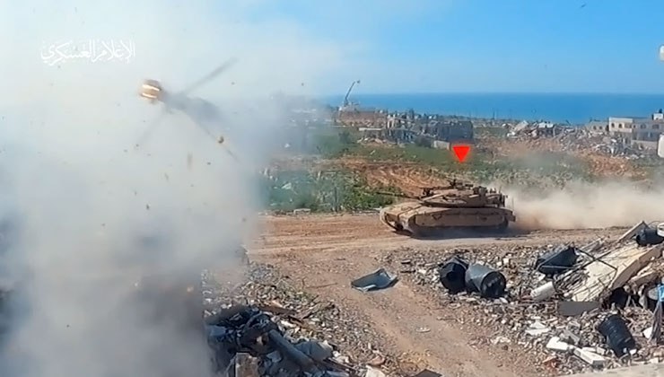 Al-Qassam fighters bomb two Israeli tanks, kill soldiers in northern Gaza
