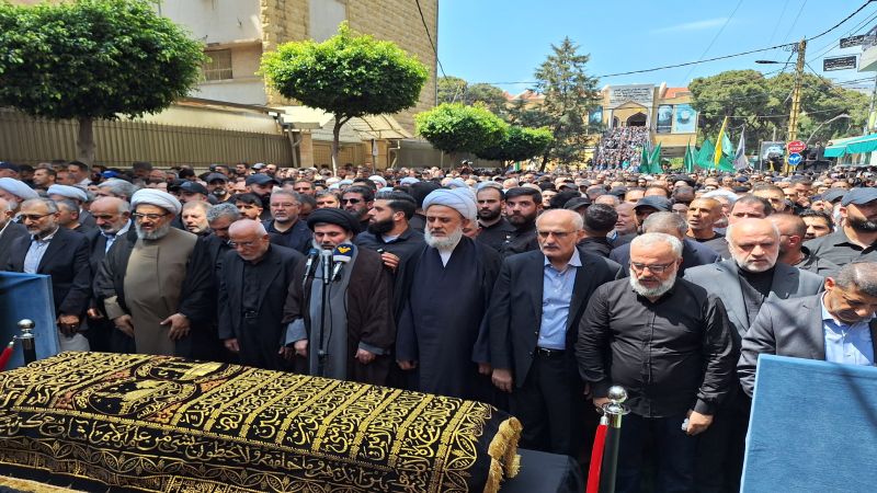 تشييع والدة السيد حسن نصرالله في الغبيري بحضور جماهیری + صور 