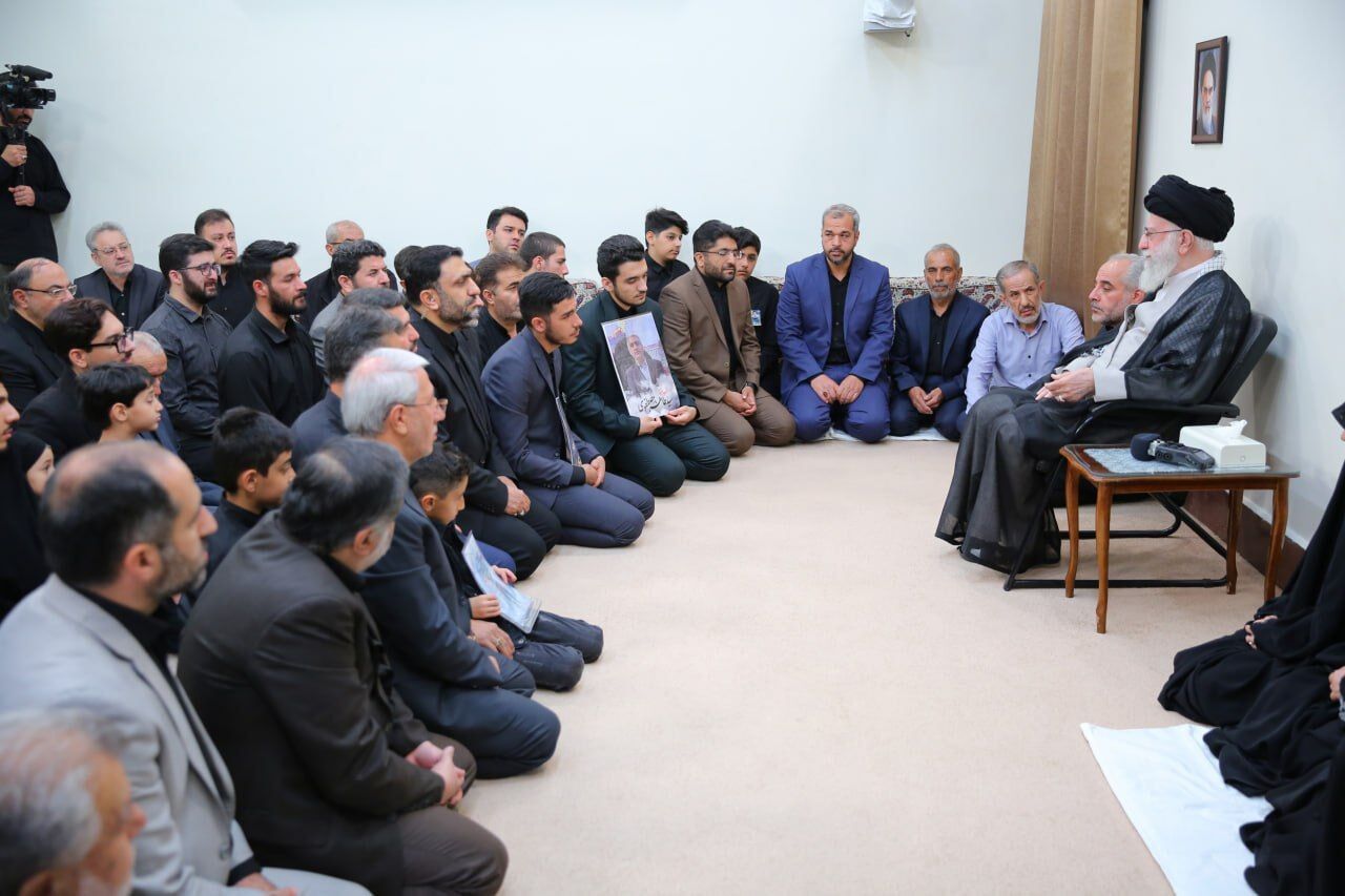 "As majestosas procissões fúnebres do mártir Raisi e de seus companheiros mostraram que a nação iraniana está viva"