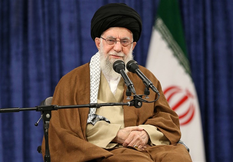 الامام الخامنئي معزياً السيد نصرالله بوفاة والدته: يكفي كرامة لتلك المرحومة أنّ سيّد المقاومة خرج من حجرها الطّاهر