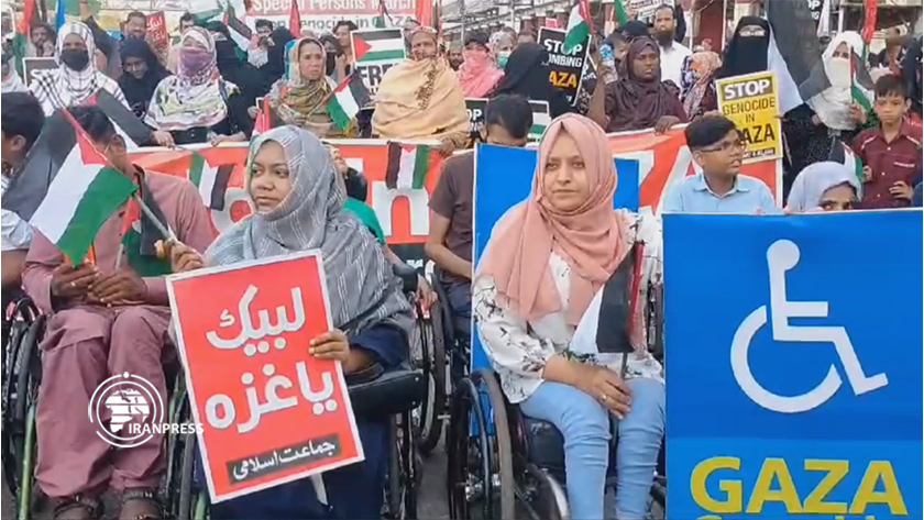 People in Karachi demonstrate in solidarity with Gazans
