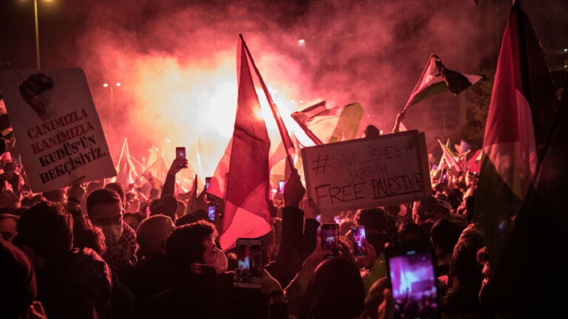 Perang Gaza Berlanjut, Demonstran Bakar Konsulat Israel di Istanbul