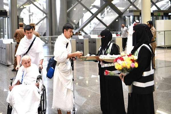 Some 5,000 volunteer to help pilgrims in Mecca during Hajj