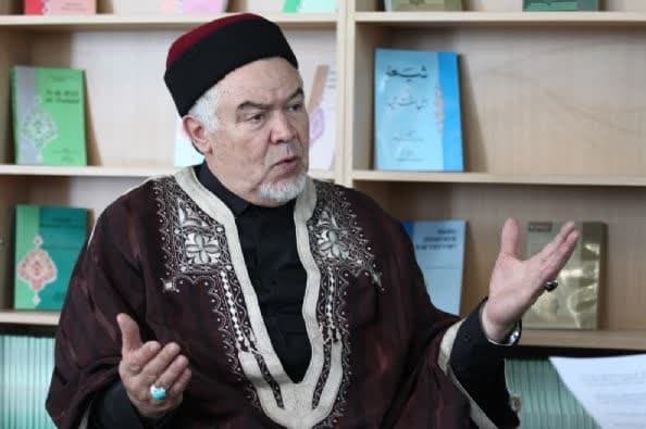 المفكر الإسلامي التيجاني السماوي: وحدة المسلمين تتحقق بالتمسك بالقرآن الكريم والعترة الطاهرة