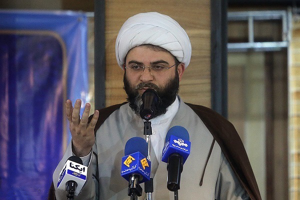 رئيس منظمة الدعوة الإسلامية في إیران: الحفظ الموضوعي للقرآن الكريم يسهل الى حفظه كاملا