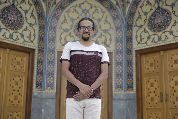 دنیل: من مذهب تشیّع را برگزیدم چون کامل‌تر است | هنگام زیارت امام رضا(ع)، حس کردم در بهشت هستم