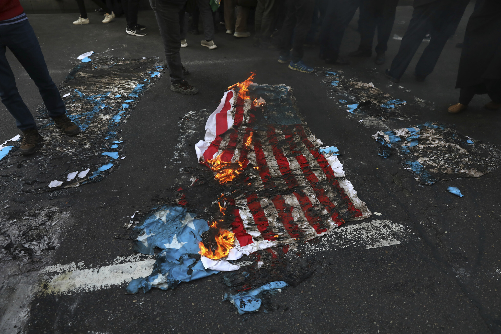 Video: Burning US, Israeli flags in New York City